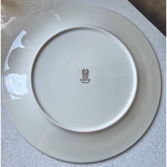 Lenox Holiday Dinner Plate 10.75" Porcelain Holly & Berry Design Gold Trim - Picture 2 of 5